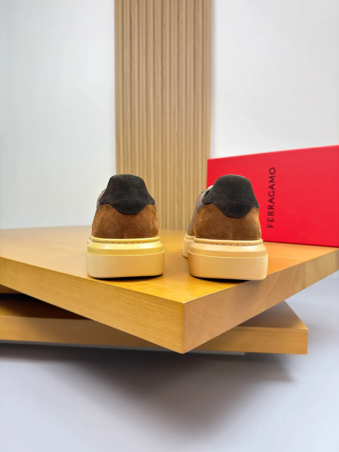 Men's men's shoes 💰440 [New style] 🏃‍♂️🏃‍♂️[Ferragamo] Ferragamo - High-end quality original order·Casual sports shoes -Upper: 🔝Nappa calfskin, suede calfskin, shoe body. Sewing brand totem, tongue air pressure brand logo -Inner: water-dyed cowhide -Outsole: ultra-light TPU foam rubber; molded outsole -Ultra-high quality control and fine workmanship: outstanding (high-end, extravagance, grade) -Size: 38-45 (46, can be customized)